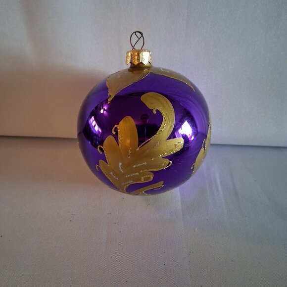 Lot of 4 Purple And Gold Christmas Ornaments - Picture 7 of 10